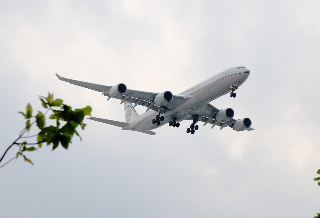 plane, 4 turbines, giant, flying, commercial, aircraft, nature, trip, fly, take-off, sky, airport, air, wing, clouds, air transport, ride, flight, motor, cloud, brazil, sao paulo airport, international, portugal